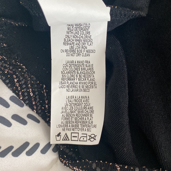 Dress with see-through sleeves and glitter graphic design - Picture 5 of 5